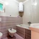 Vikendica 5 Bedroom Awesome In