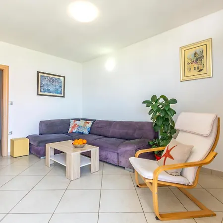 5 Bedroom Awesome In Stanici Holiday home Celina
