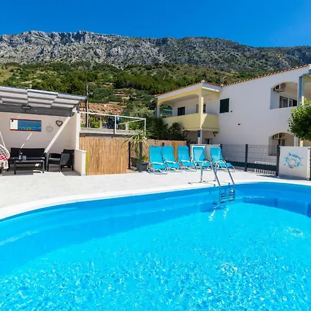 Holiday home 5 Bedroom Awesome In Stanici *