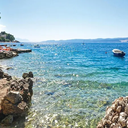 Holiday home 5 Bedroom Awesome In Stanici