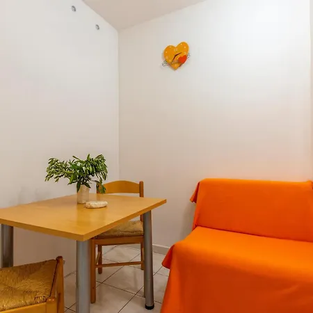 Holiday home 5 Bedroom Awesome In Stanici Celina