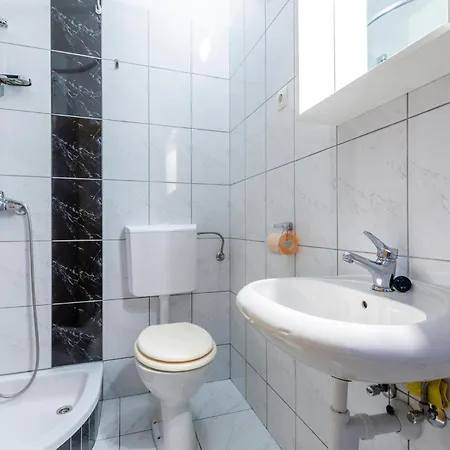 5 Bedroom Awesome In Stanici Holiday home Celina