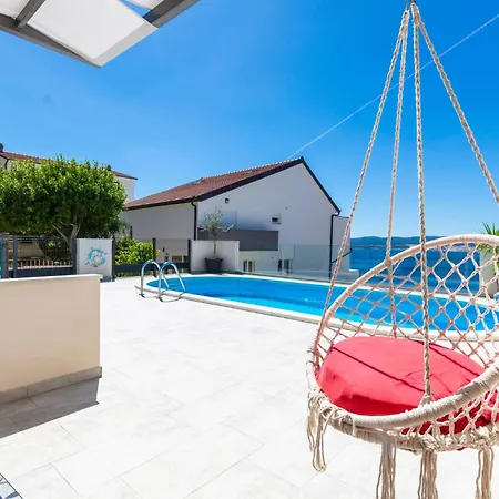 5 Bedroom Awesome In Stanici Holiday home Celina